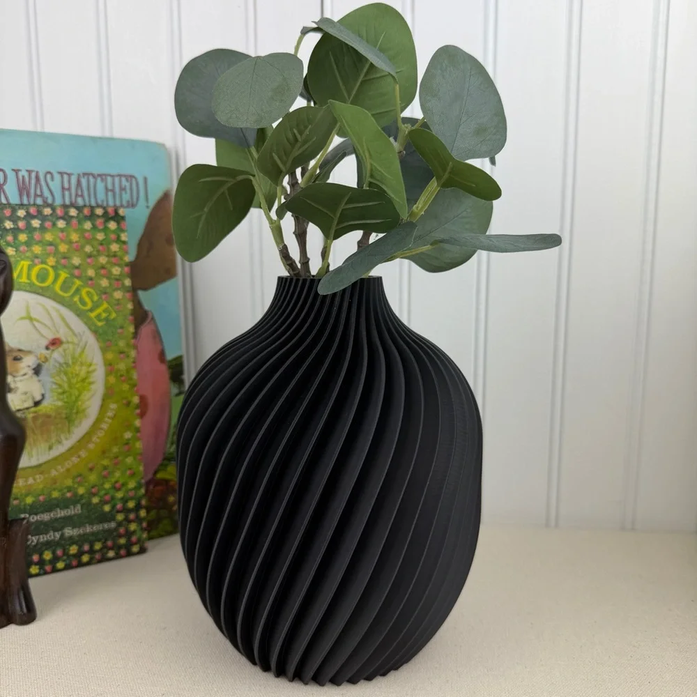 Unique Spiral Modern Flower Vase, The Kivan Vase, Plant Lover